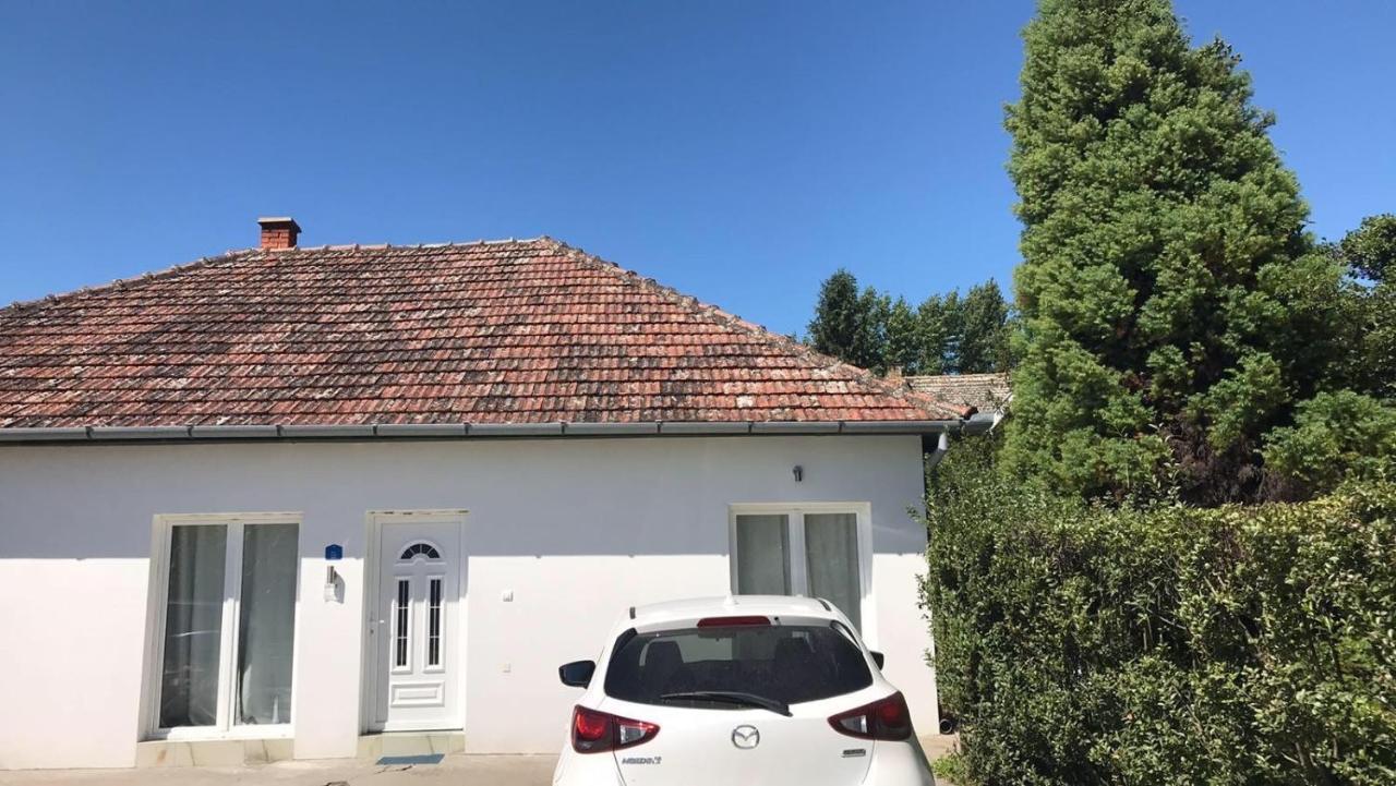 Lilly Appartement Palić Buitenkant foto
