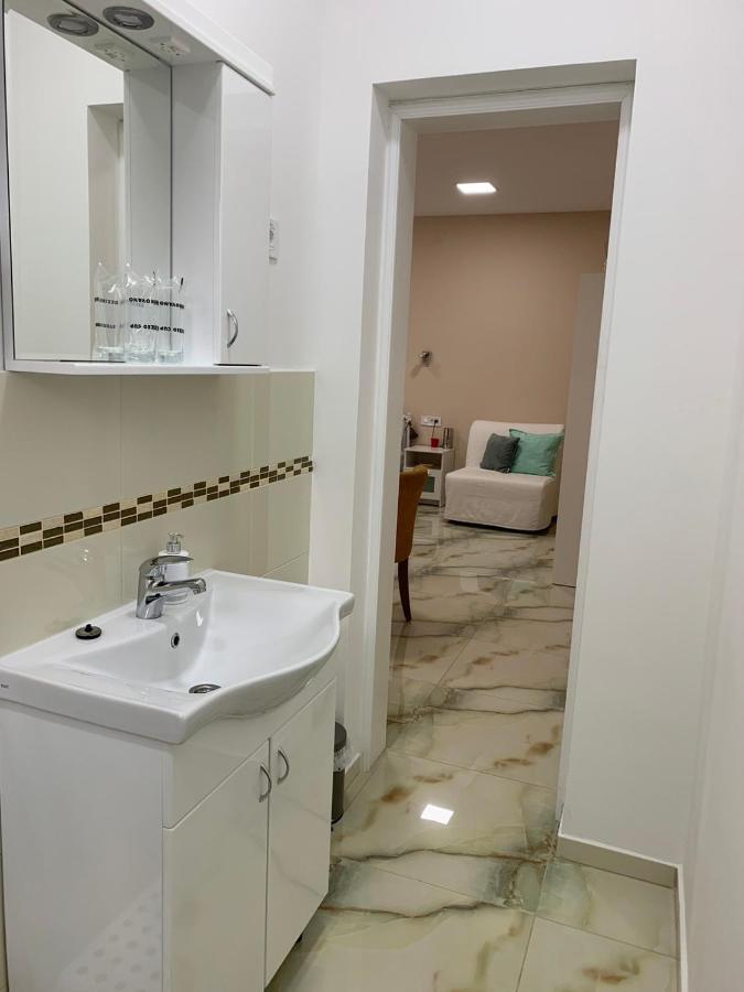 Lilly Appartement Palić Buitenkant foto