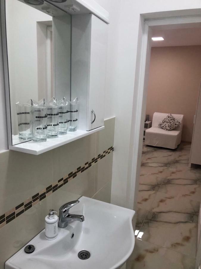 Lilly Appartement Palić Buitenkant foto